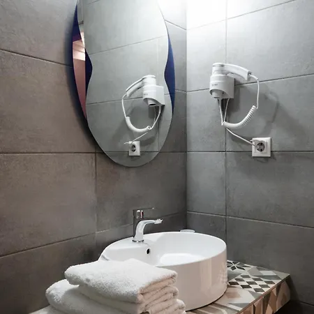 Laza Hotel Skála